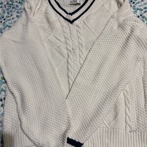 Hollister v neck White Cable Knit Sweater
